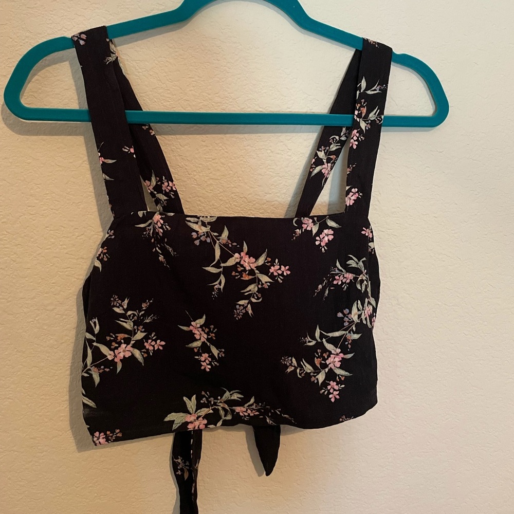 American Eagle floral tie-back crop top